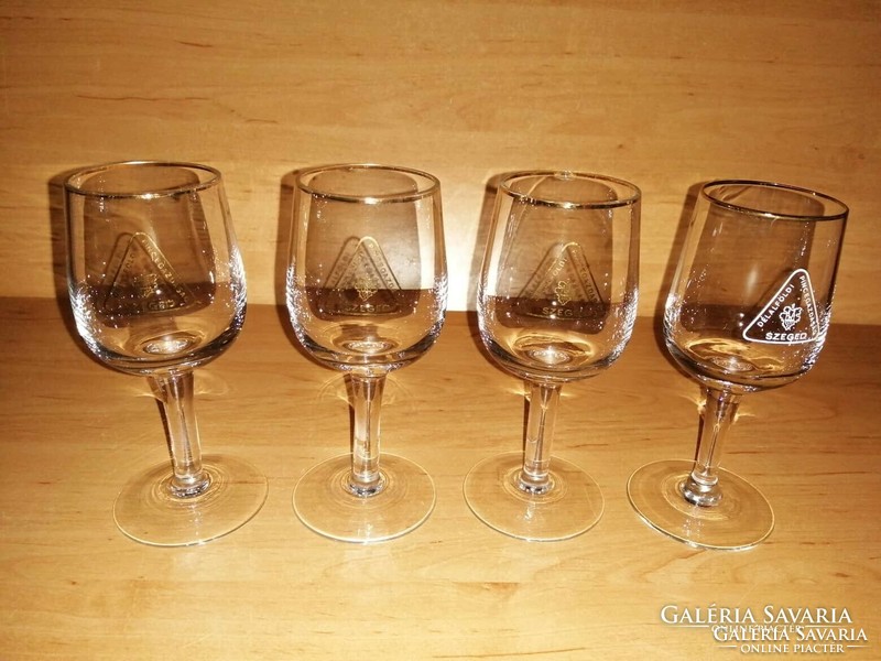 Délalföldi Pincegazdaság Szeged talpas üveg pohár 4 db egyben (0-3)