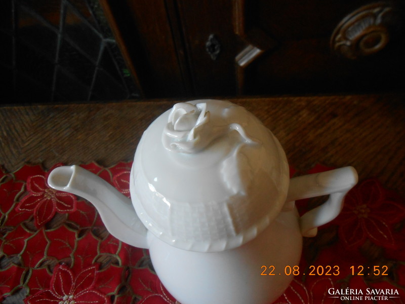 Herend white tea spout