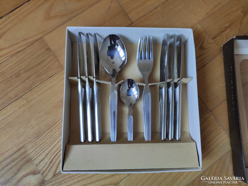 Foron 24 piece retro cutlery set in original box