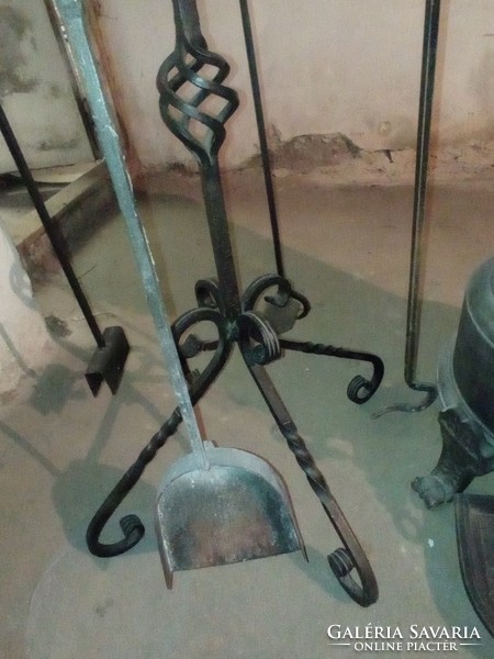 FRIELAND öntöttvas kályha kovácsoltvas hamuzó készlettel parázs fogóval kályha csővel működő darab