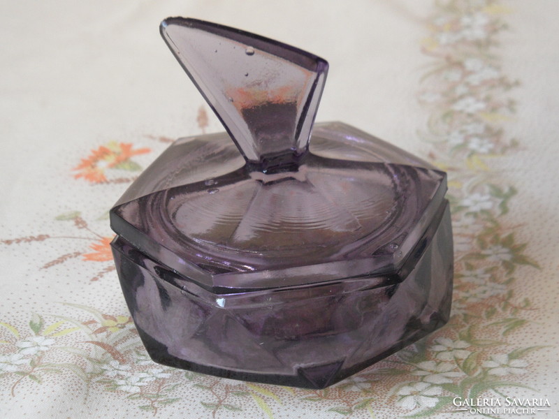 Purple glass box, bonbonnier, jewelry holder