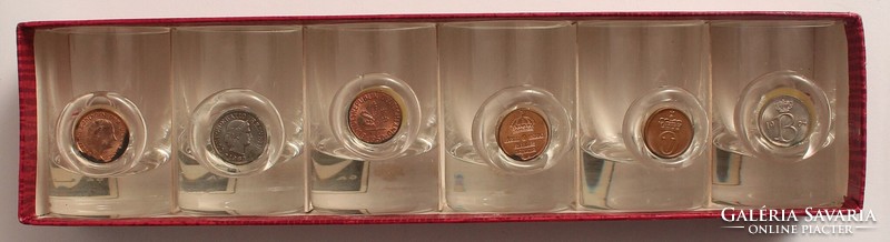Penny schnaps gläschen - 6 brandy glasses in a box decorated with coins