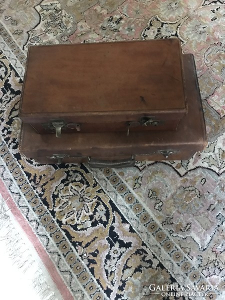 2 small genuine leather suitcases 1 piper + 1 traveller