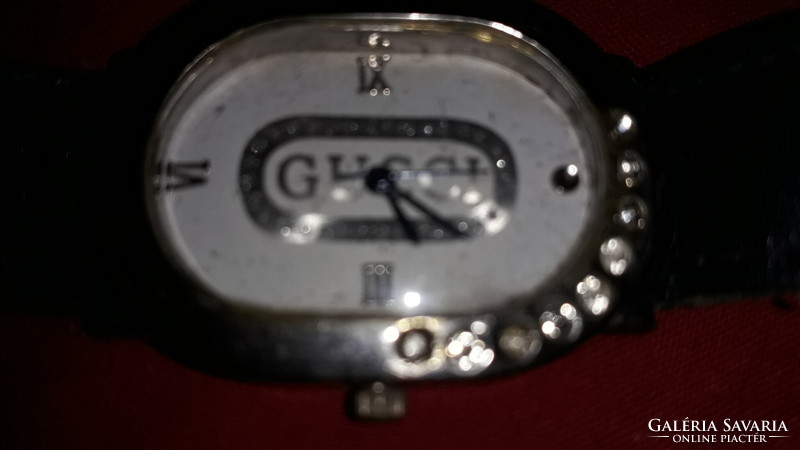 Extravagant -stoned- gucci -women's quartz watch wild new item working condition leather strap flawless eternal fashion