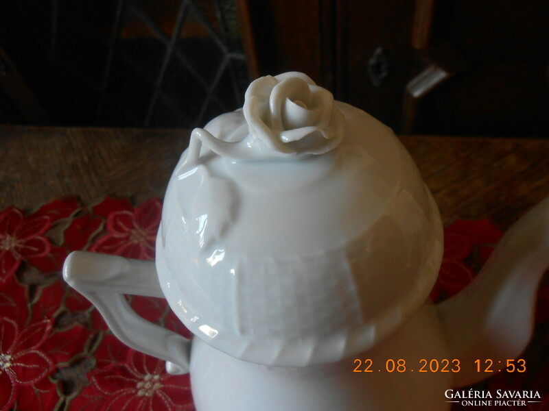 Herend white tea spout