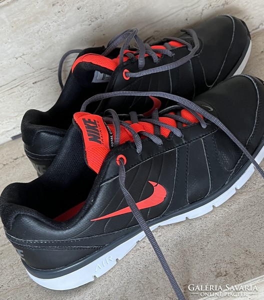 NIKE air Total Core Tr  -40,5-es női edzőcipő