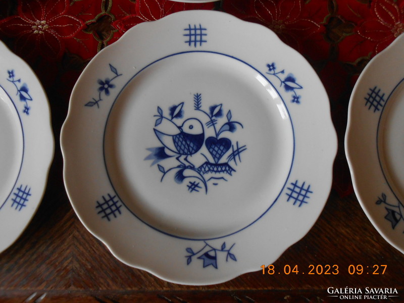 Zsolnay sinkó flat plate with bird