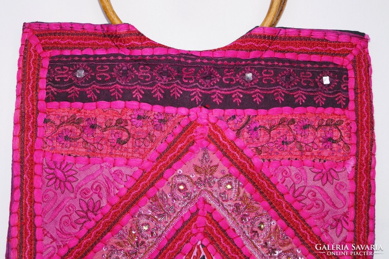 Patchwork medium women's handbag made of pink, floral Indian textiles, hand and machine embroidered