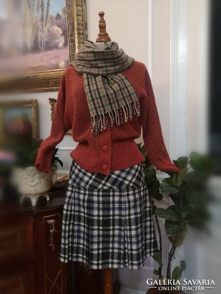 Size 40-42 wool, pleated, checkered fabric skirt piece 86 cm, h 46 cm
