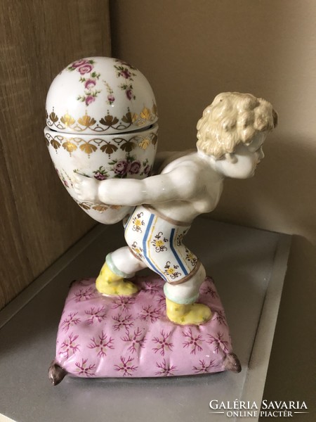 Antik Capodimonte puttó porcelán