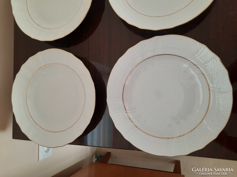 Set of 6 Herend semi-deep plates with white gold border