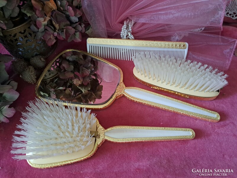 English vintage combing set