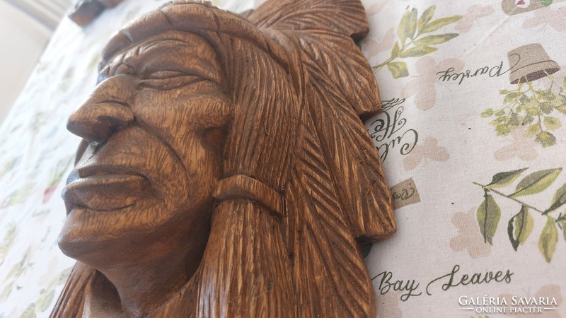 (K) carved wooden Indian head wall decoration 23x20 cm