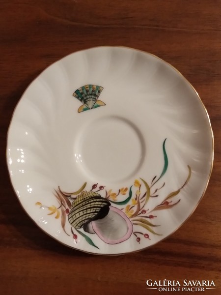 Kézifestésű csésze és csészealj, kagylóminta dekorral, Ajka porcelán
