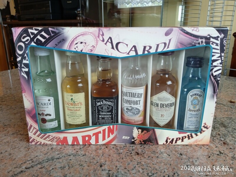 Mini drink selection in gift box