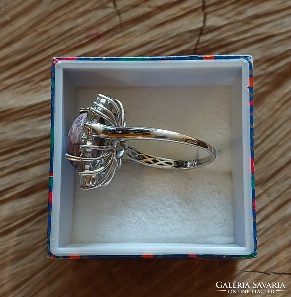 Csodaszép ezüst gyűrű csaroit kővel és cirkóniákkal