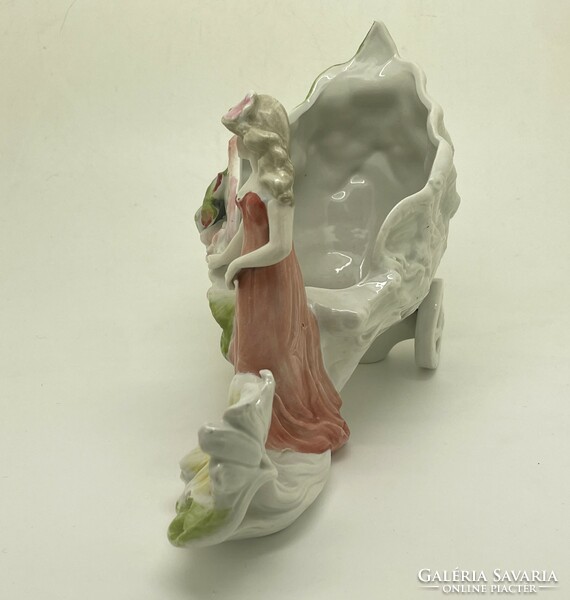 Antik kontinentális porcelán hintó hölgy virágokkal