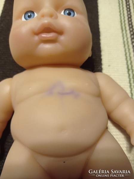 Sumsum jelzett csecsemő baba