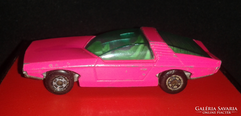 Matchbox Superfast - Pink Vauxhall Guildsman No.40. 1971 Lesney Products