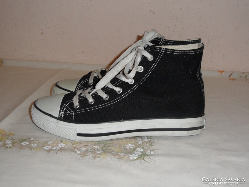 Duffy black canvas sneakers (size 42)
