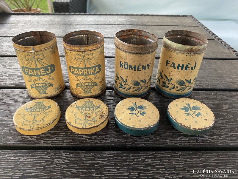 Pléh spice holders