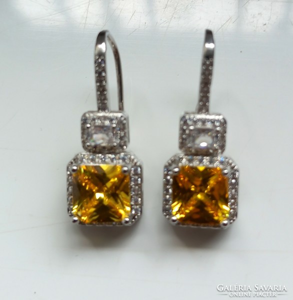 Yellow square zirconia earrings