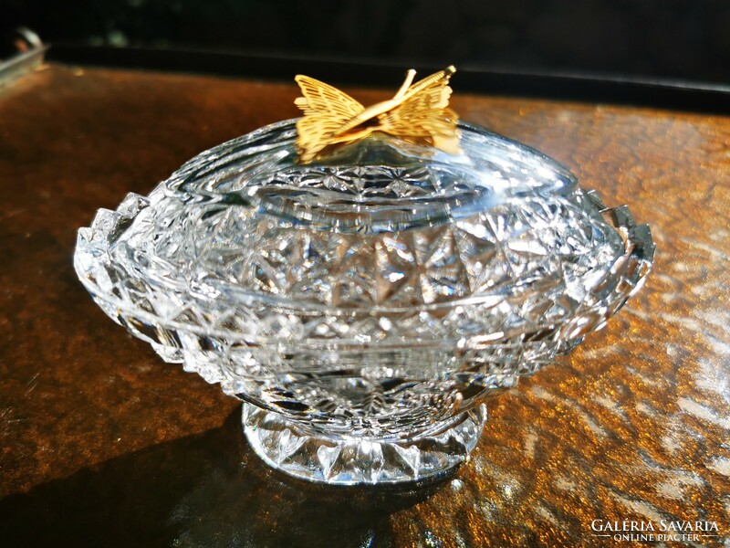 Crystal ring holder with butterfly