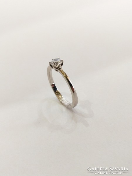 Új, 14 Karátos, 2,49g. Fehér arany eljegyzési női gyűrű. (No. 23/43)