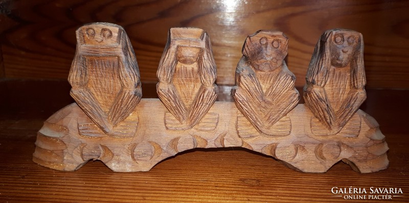 Four monkeys: wooden sculpture dimensions: 20x8x2 cm