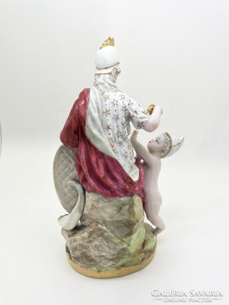 Meisseni Német antik mitológiai porcelán szobor puttóval 21.5cm