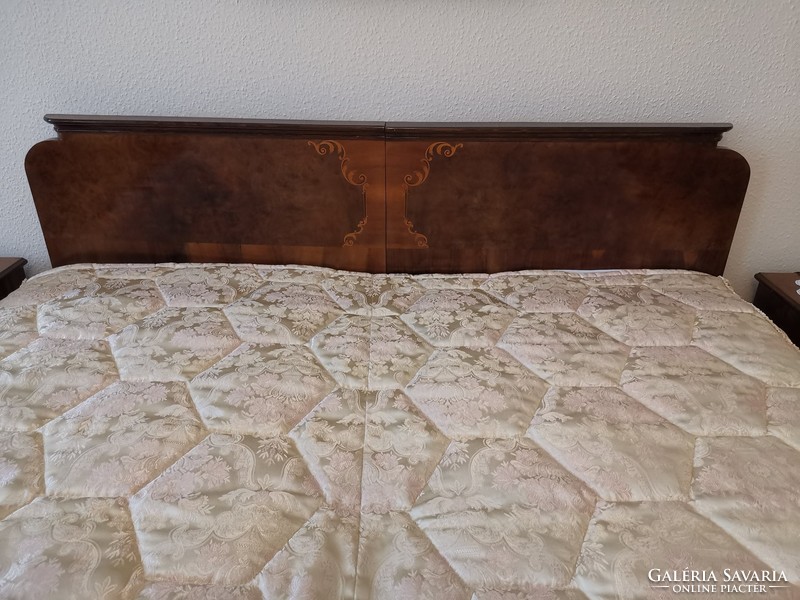 Complete marquetry bedroom set (1930s)