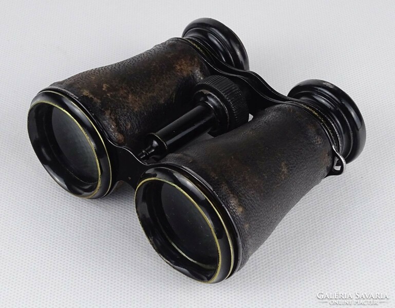 1O729 antique binoculars in a leather case