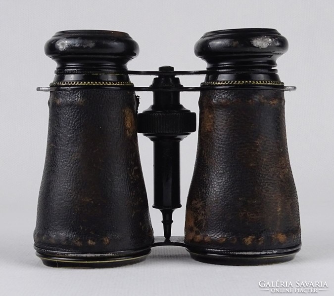 1O729 antique binoculars in a leather case