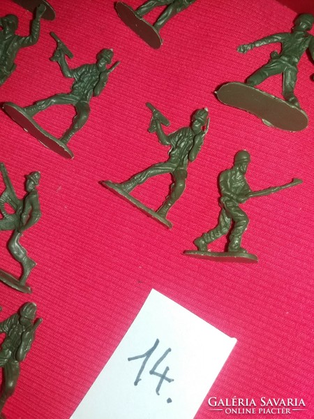 Retro stationery bazaar plastic toy soldier soldiers package in one according to pictures 14