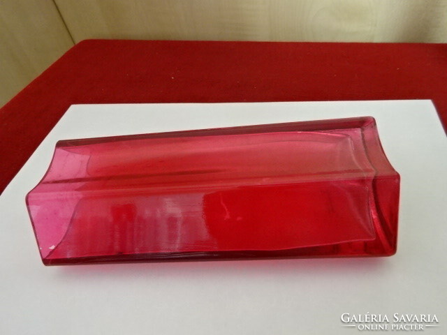 Cyclamen colored glass vase, height 18 cm. Ikea product. Jokai.