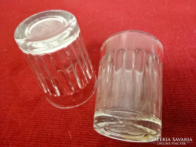 Két darab pálinkás üvegpohár, magassága 6 cm. Jókai.