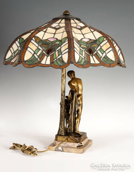 Tiffany stílusú asztali lámpa, bronz figurális talapzattal
