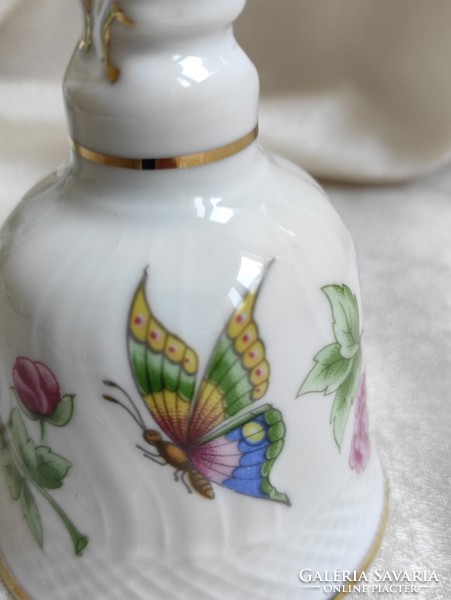 Hollóházi porcelán gyertyatartó és csengő virág és pillangó díszítéssel