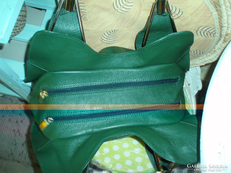 Vintage genuine Italian leather handbag