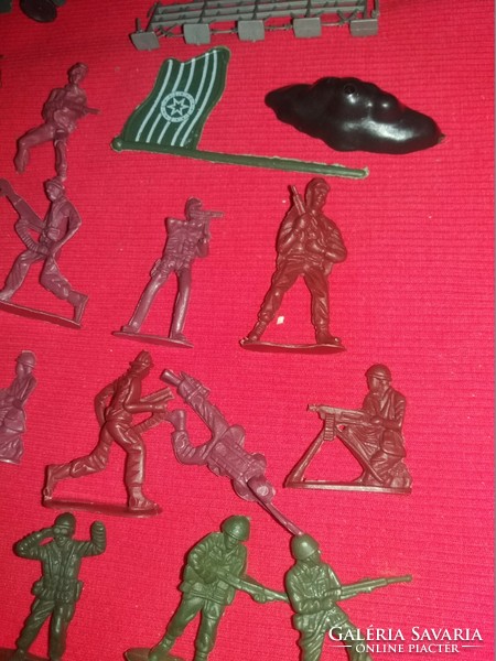 Retro trafikáru bazáráru műanyag játék katona katonák csomagban egyben képek szerint 12