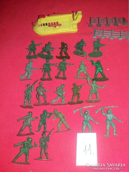 Retro stationery bazaar plastic toy soldier soldiers package in one pictures 11
