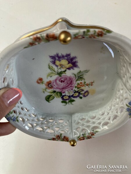 Openwork flower pattern bowl