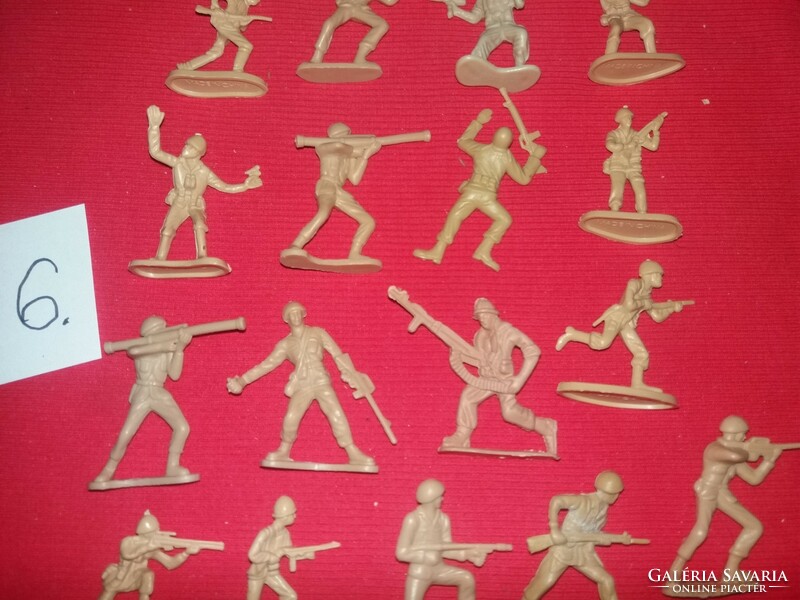 Retro traffic goods bazaar goods plastic toy soldier soldiers in one package according to pictures 6
