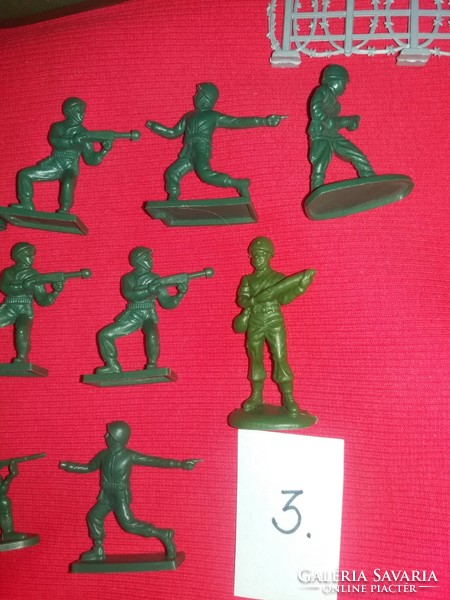 Retro trafikáru bazáráru műanyag játék katona katonák csomagban egyben képek szerint 3