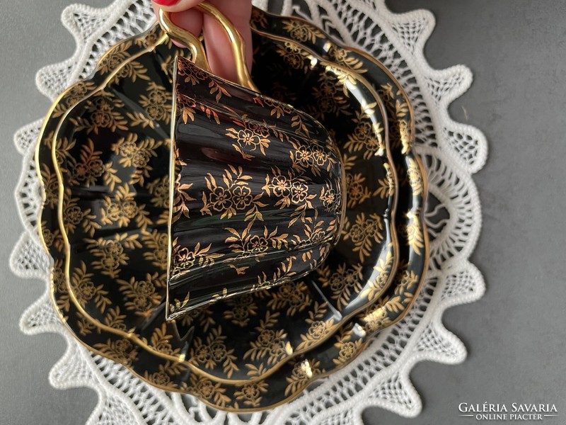 Nagyon szép Royal Stuart Spencer Stevenson Harlequin tea trió szettek, capuccinonak is remek
