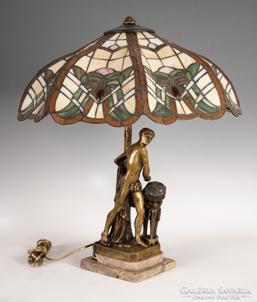 Tiffany stílusú asztali lámpa, bronz figurális talapzattal