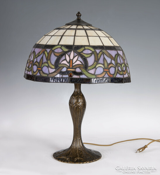 Tiffany stílusú. szecessziós asztali lámpa
