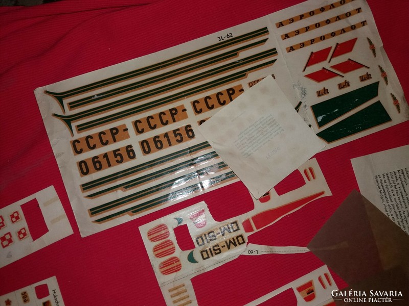 Lots of soaking stickers for old Russian and NDK models, many pieces in one, as shown in the pictures