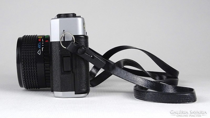 1O906 quartz camera in case