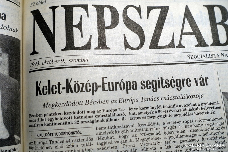 1993 október 9  /  NÉPSZABADSÁG  /  Születésnapra, ajándékba :-) Eredeti, régi ÚJSÁG Ssz.:  25666